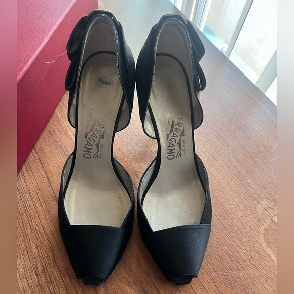 Salvatore Ferragamo Shoes - Ferragamo Myra Black Heels • Vintage